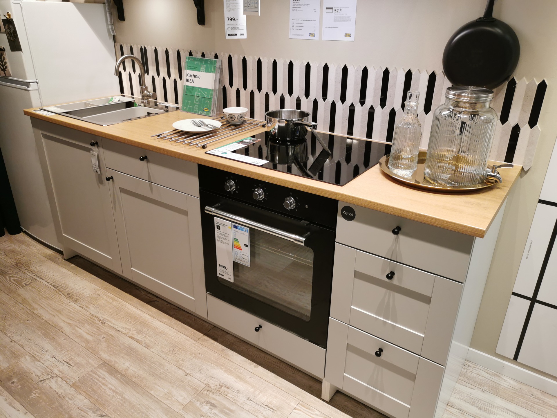 A Compact and Stylish KNOXHULT Kitchen from IKEA